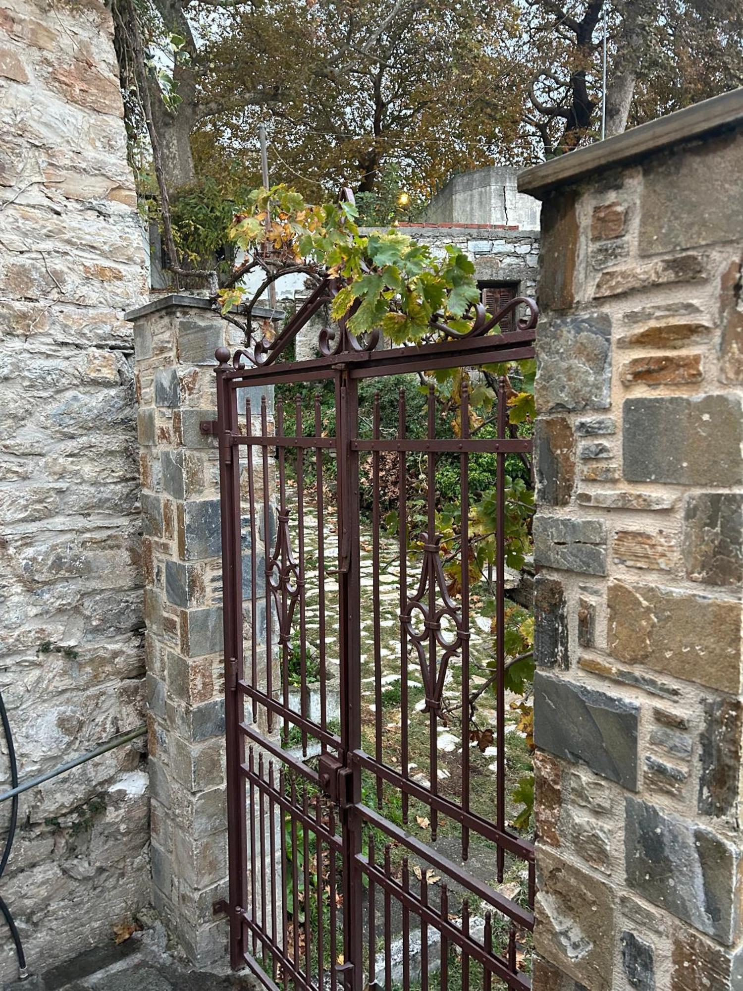Νόνη Miléai Exterior foto